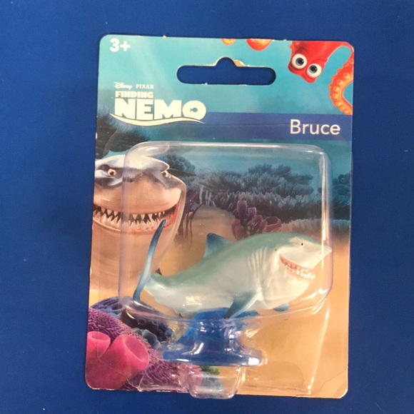 4 Finding Nemo Mini Figures (Nemo, Marlin, Dory, Bruce) - Picture 5 of 5